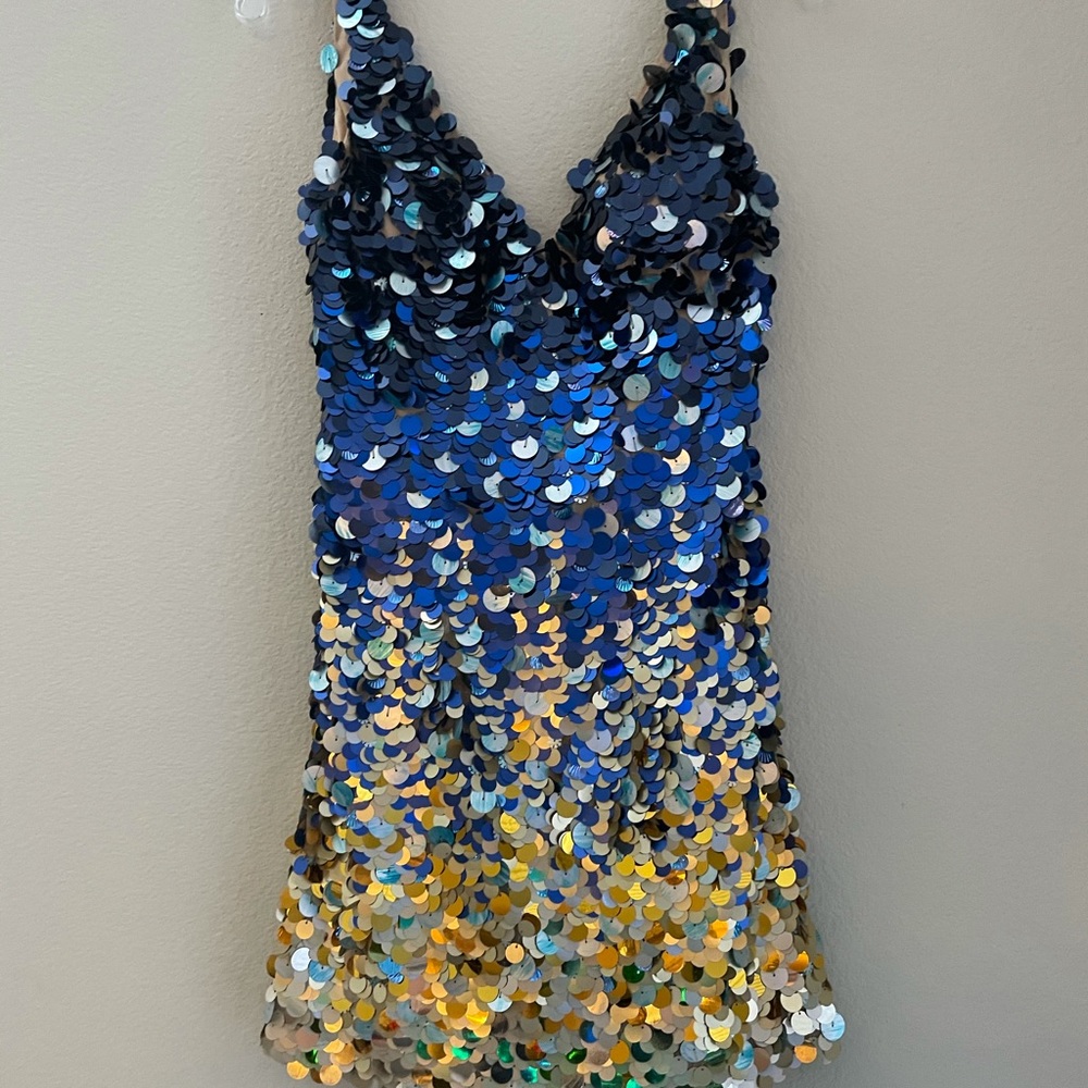 perfect sequins dress size 6